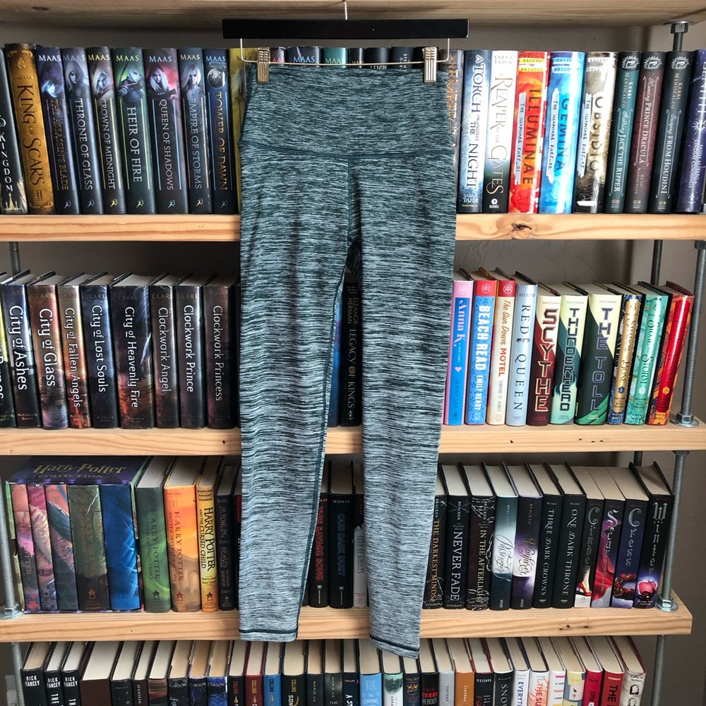 NWOT Aerie Green and White Leggings/Work Out Pants